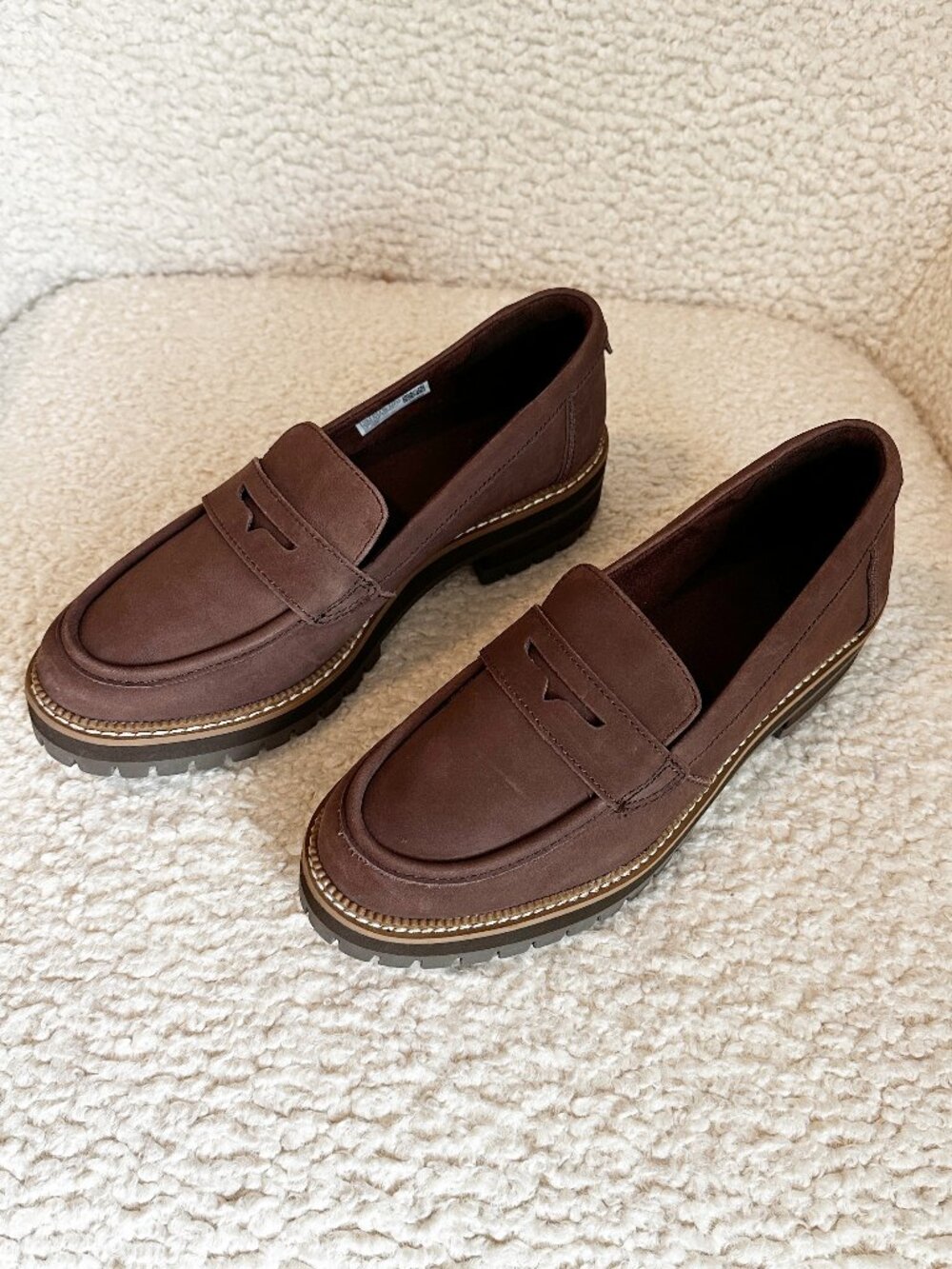 Tom's Dark Brown Leather Lug Sole Cara Loafer sz 7.5 EUC - Picture 2 of 9